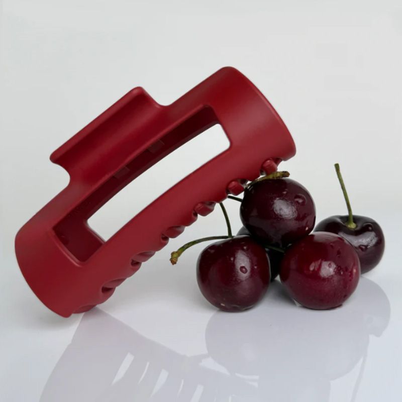 Soft silicone shark clip, safe and high-grade grip clip, anti-fall and not easy to break