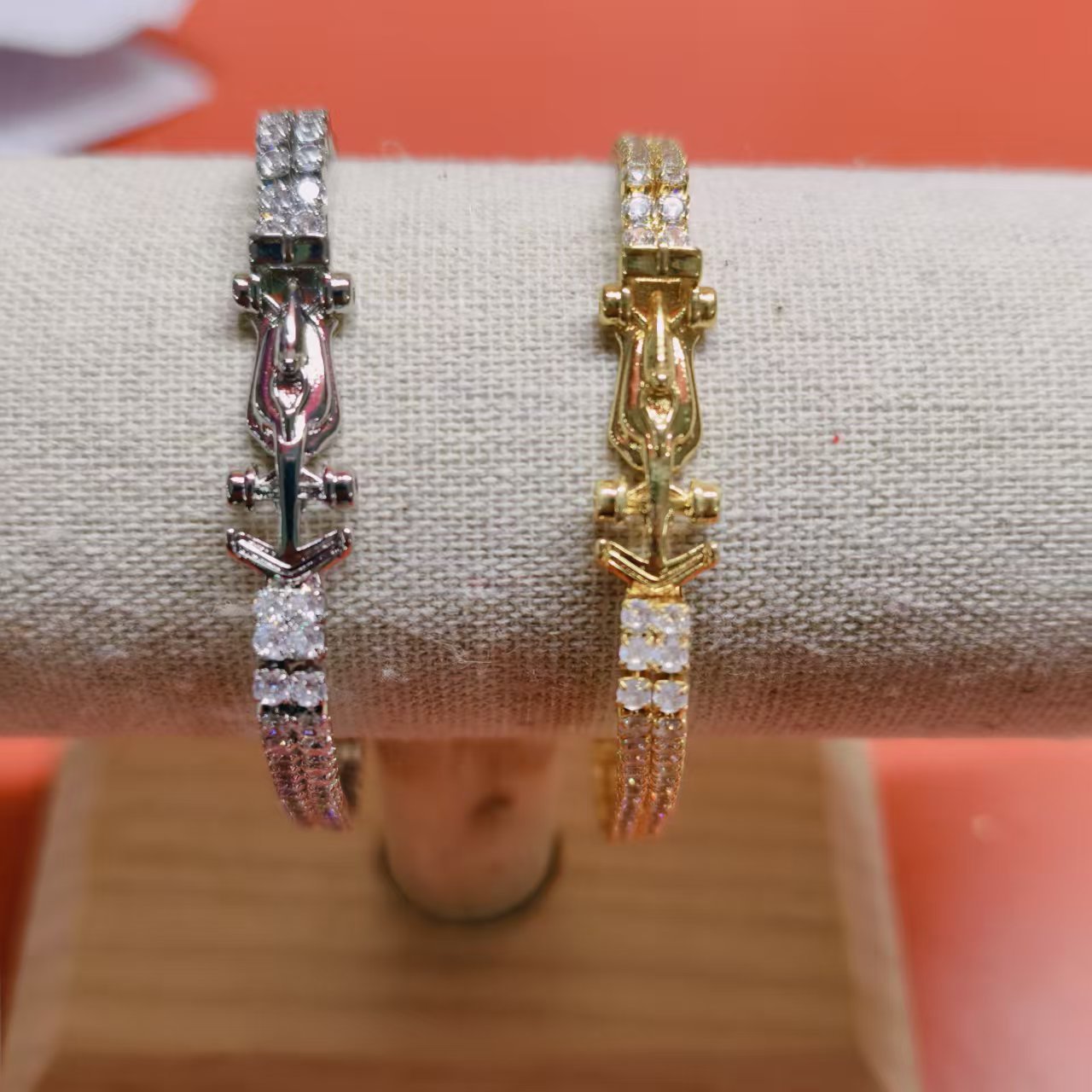 Jewelry racing bracelet