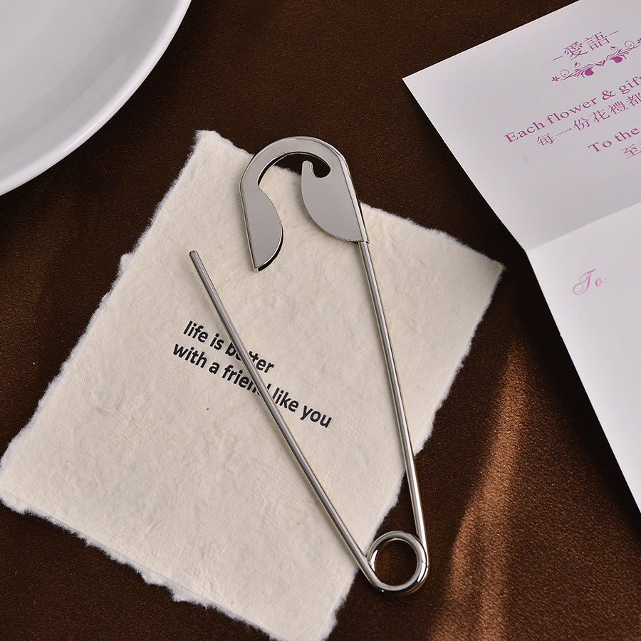 Exaggerated, minimalist, creative bright silver pin metal clip