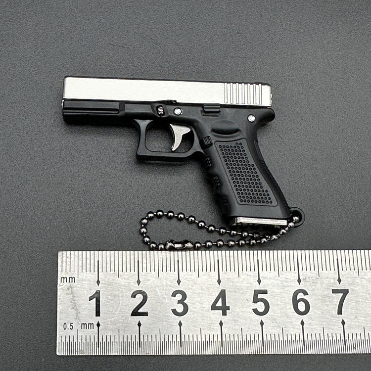 1:3.5 Glock G17 model semi-alloy keychain