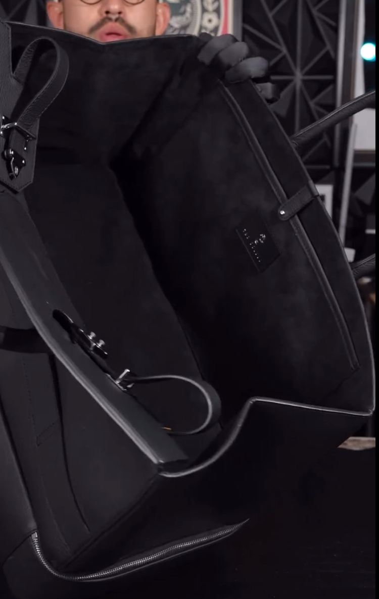 Customized travel bags, handbags and suitcases for clothing categories