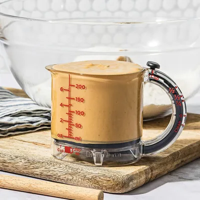 4-in-1 adjustable measuring cup