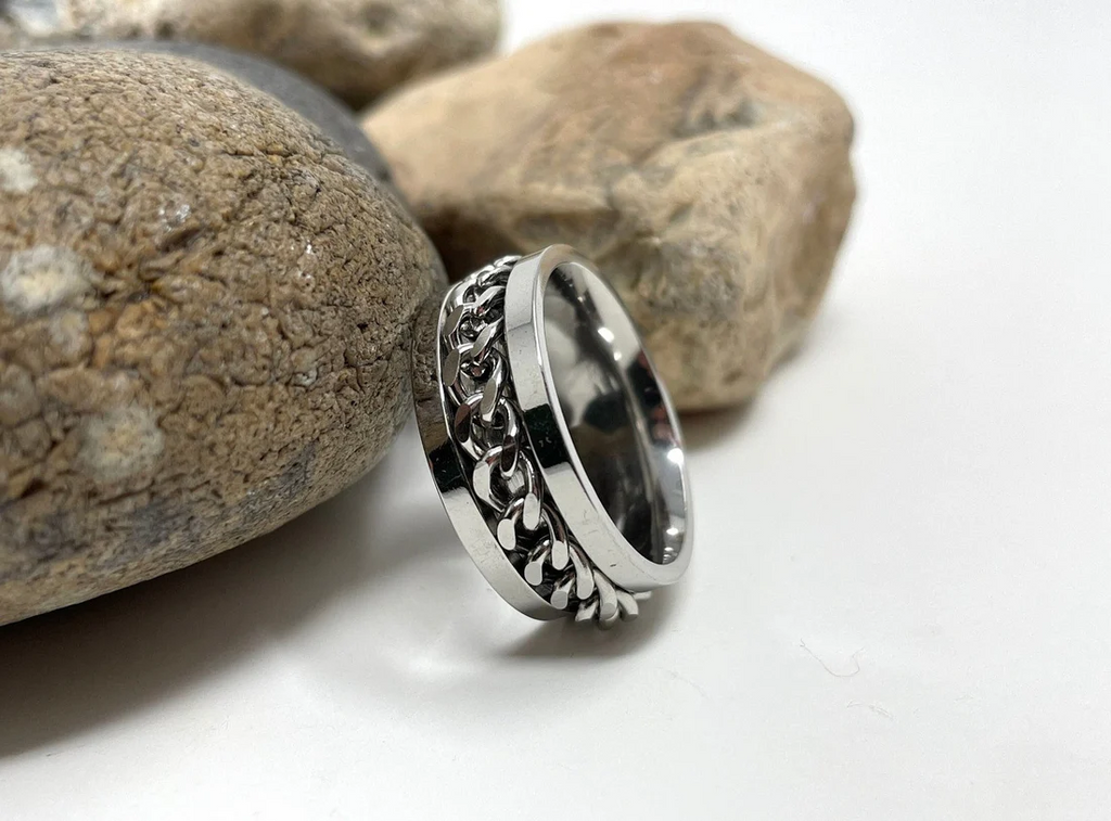 Finger tip rotating chain ring beer opening ring