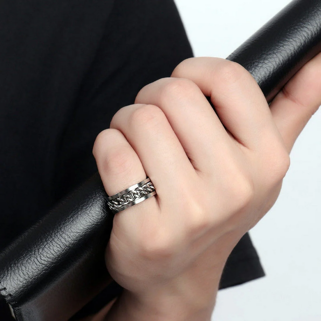 Finger tip rotating chain ring beer opening ring