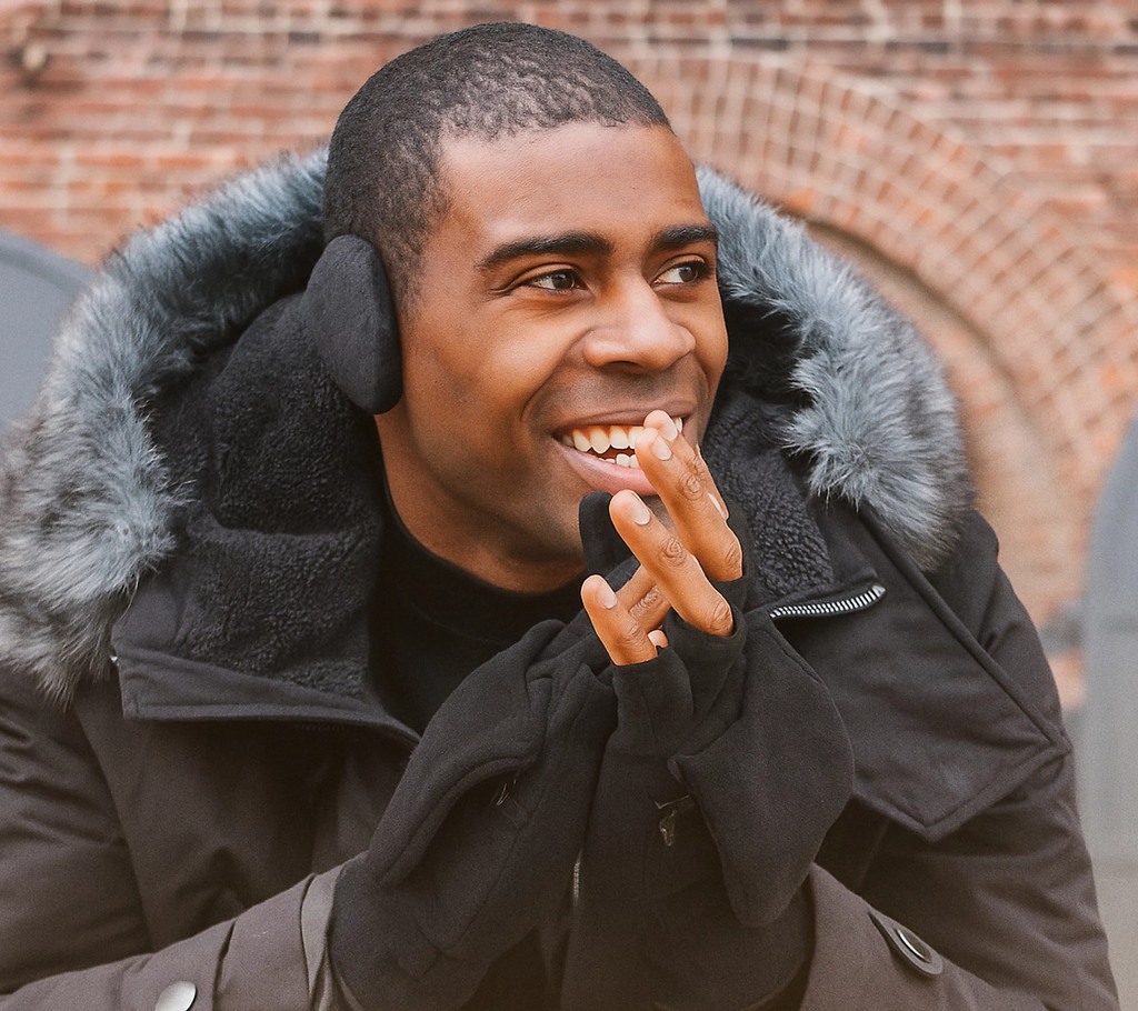 Separate, independent fleece earmuffs