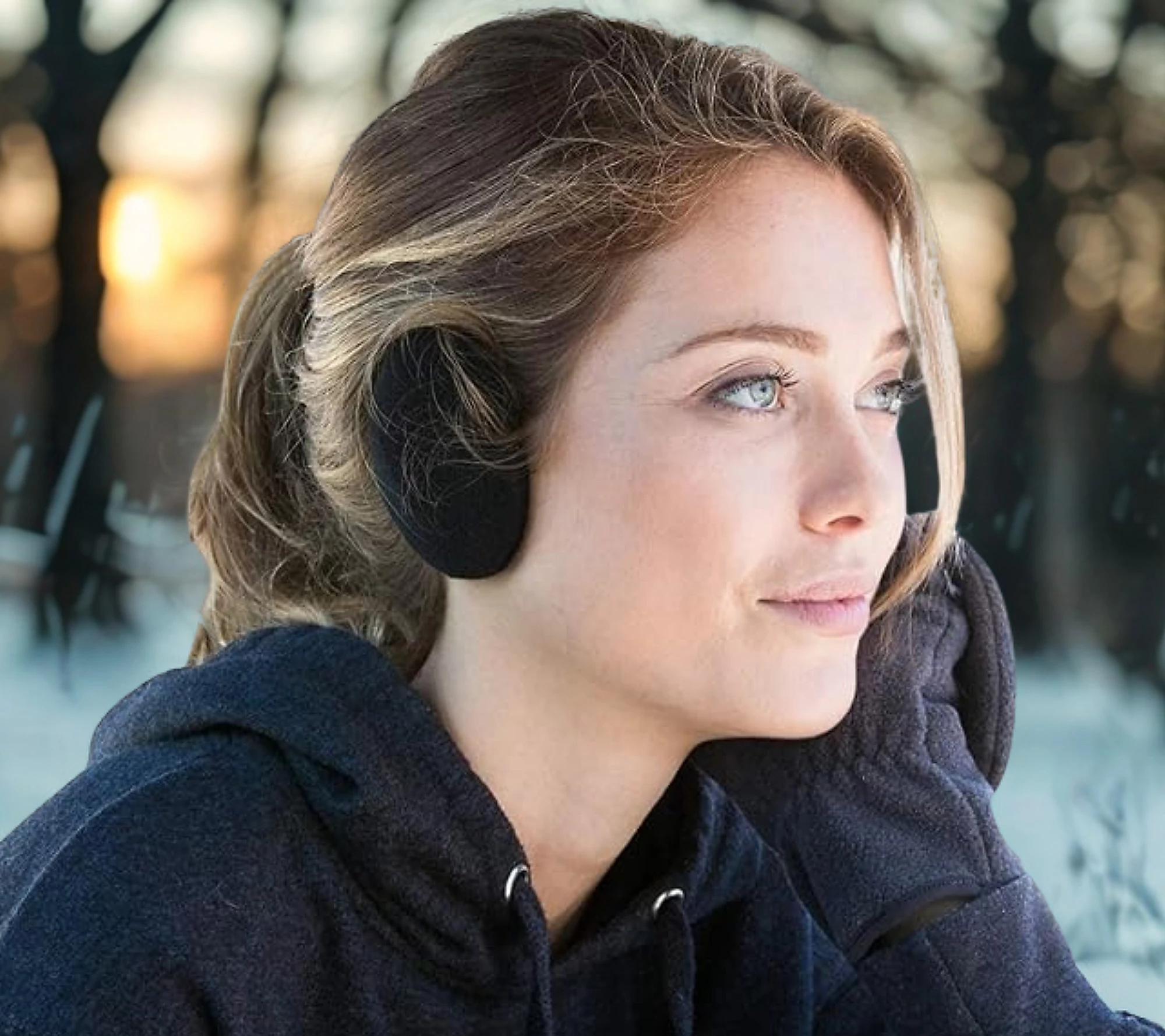 Separate, independent fleece earmuffs