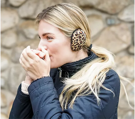 Separate, independent fleece earmuffs