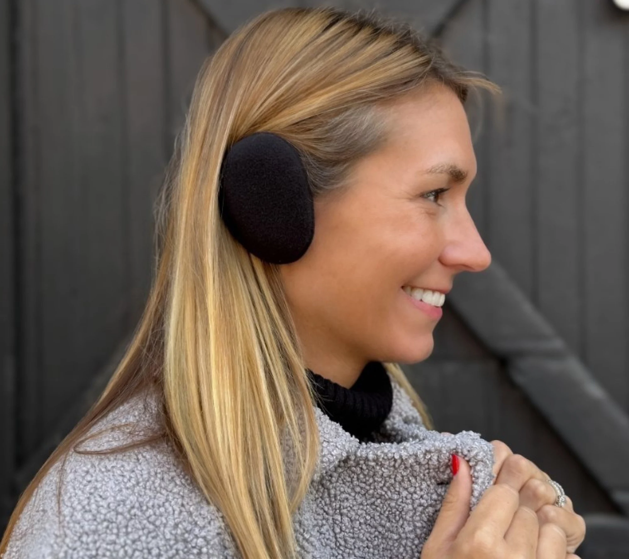 Separate, independent fleece earmuffs