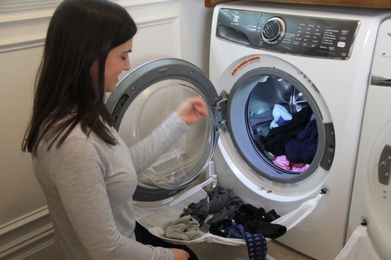 Washing machine anti-fall clothes collection net