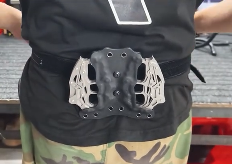 Pure metal brass knuckles set can be hung on the waist