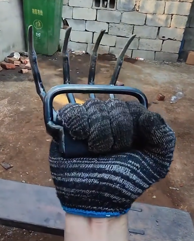 Tiger Claw Iron Fist