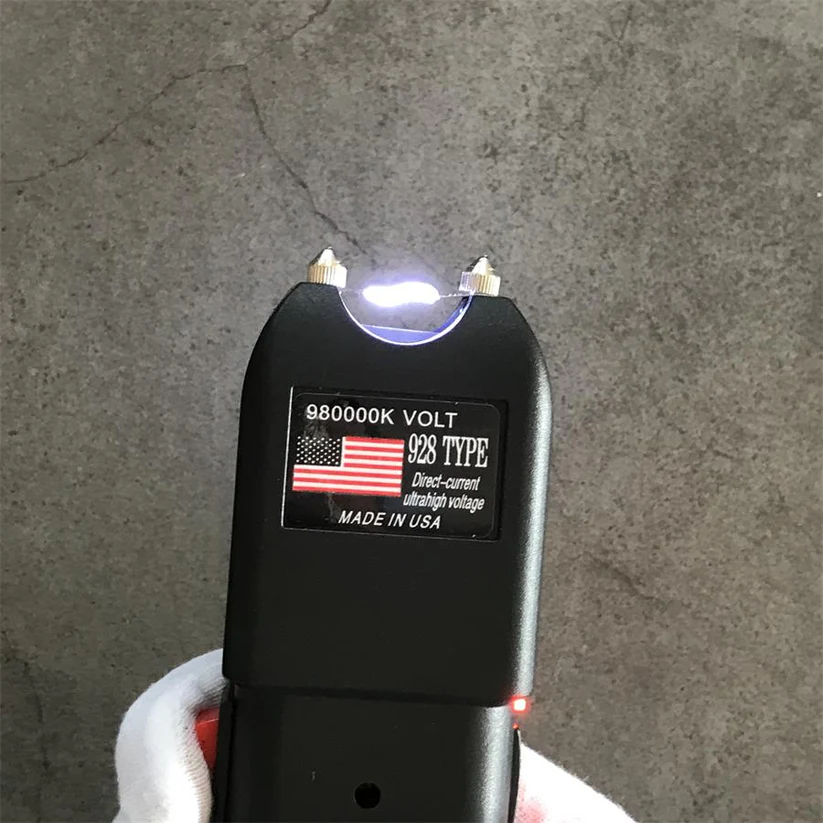 High-power multi-functional self-defense flashlight