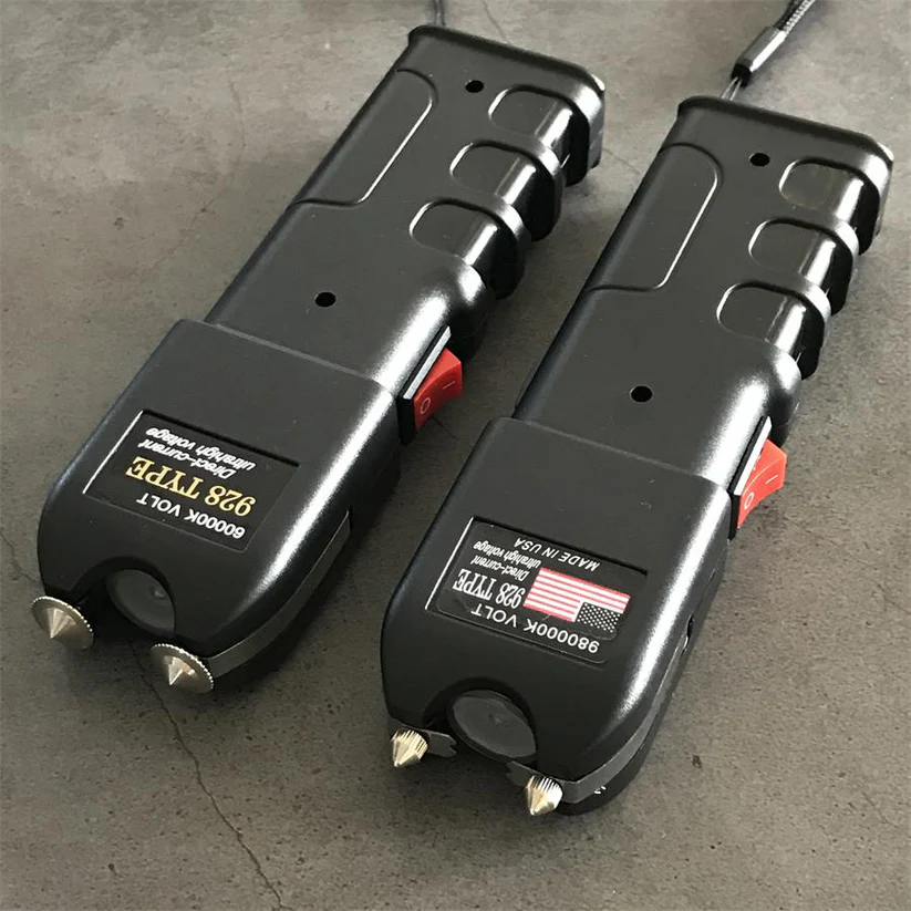 High-power multi-functional self-defense flashlight