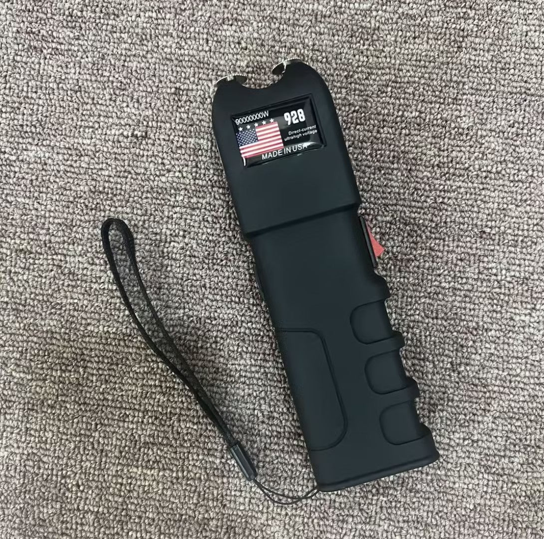 High-power multi-functional self-defense flashlight