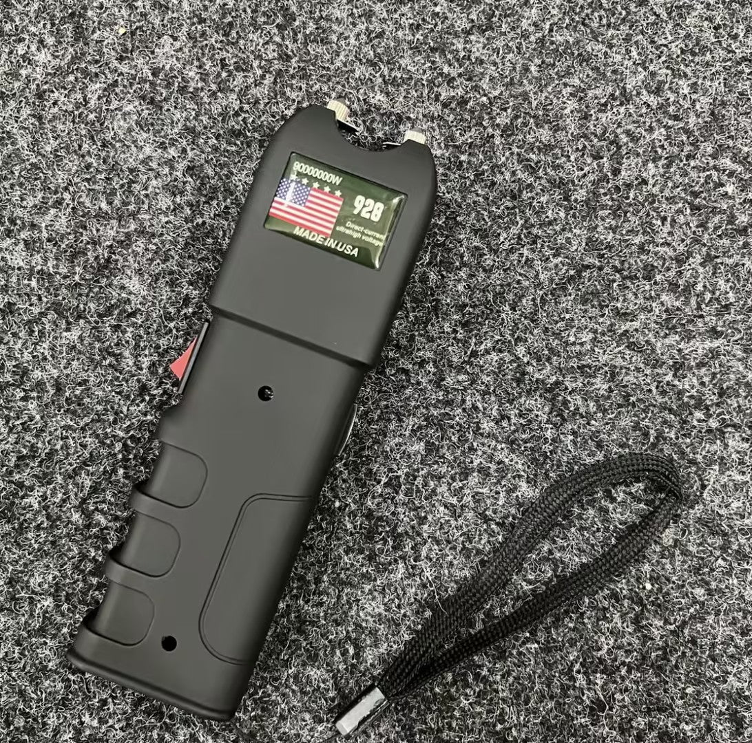 High-power multi-functional self-defense flashlight