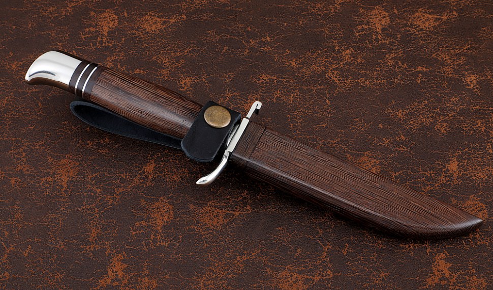 Knives with Hungarian-style handles