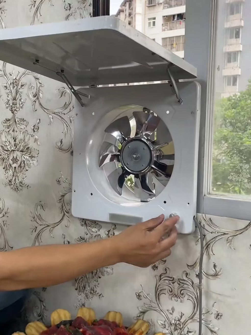 Flip-top exhaust fan, kitchen exhaust fan, high-powered and quiet range hood