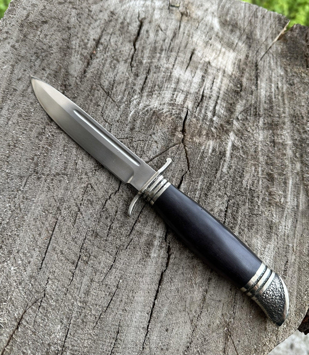 Knives with Hungarian-style handles