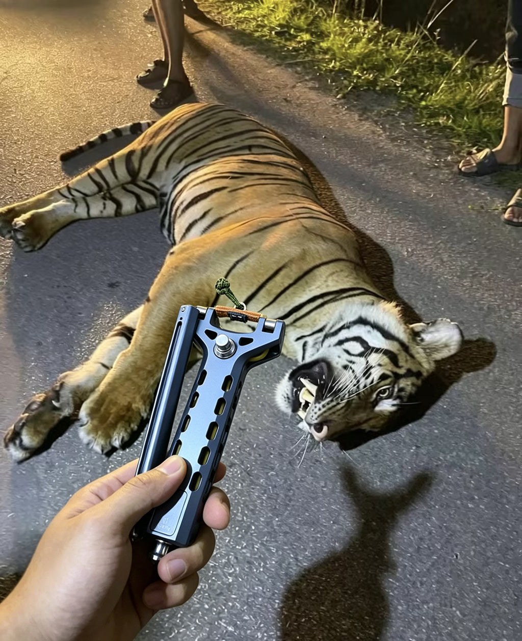 Semi-automatic slingshot